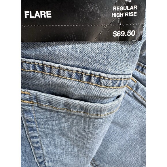 I.N.C. International Concepts Women's High-Rise Pull-On Flare-Leg Jeans Light 4 - Picture 11 of 12